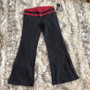 Athleta salutation yoga pants